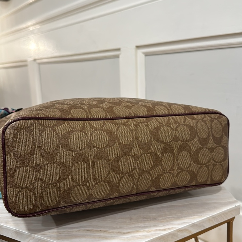 Coach Bag Large Brown Signature Leather Purple Patent Leather Trimmed Tote - Picture 6 of 17